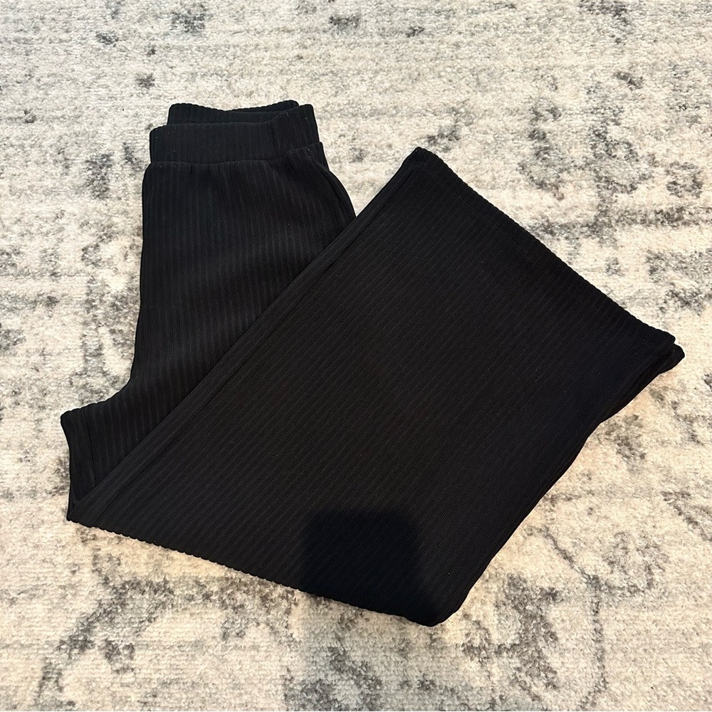 Forever 21 Black Ribbed Cropped Wide Leg Pants